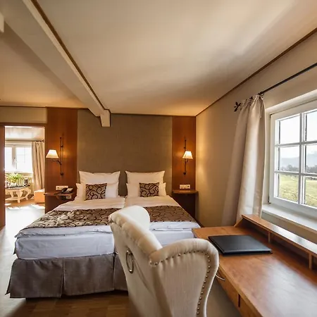 Otel Berghotel Eisenach 4*
