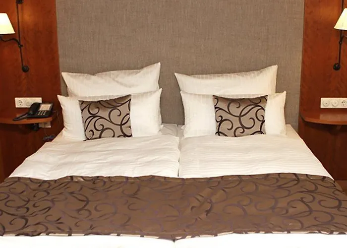 Отель Berghotel Eisenach 4*